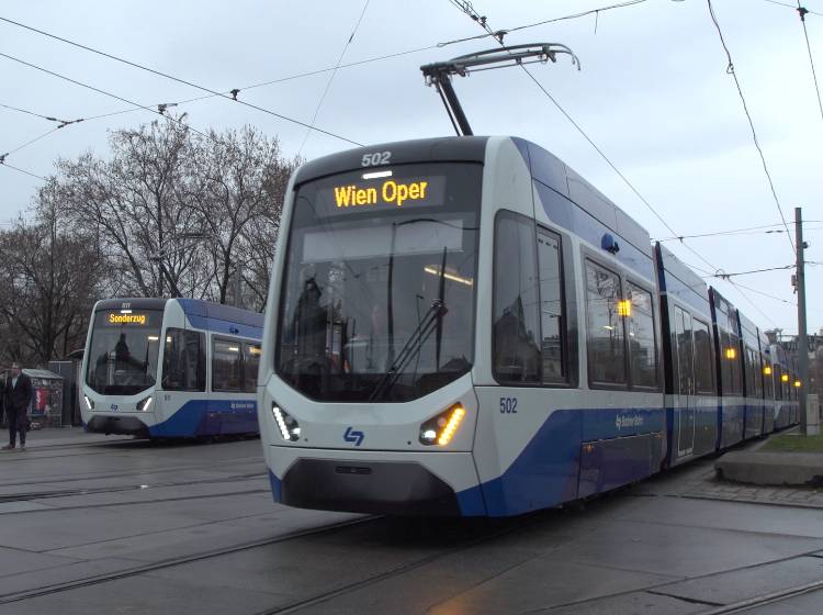Badner Bahn: Start für Wochenend-Nachtverkehr bis Wiener Neudorf