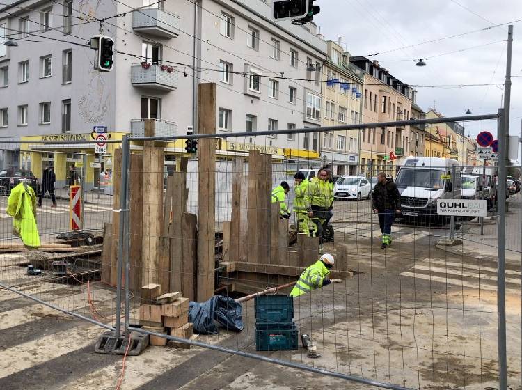 Bezirksflash: Wasser-Rohrbruch in Hietzing