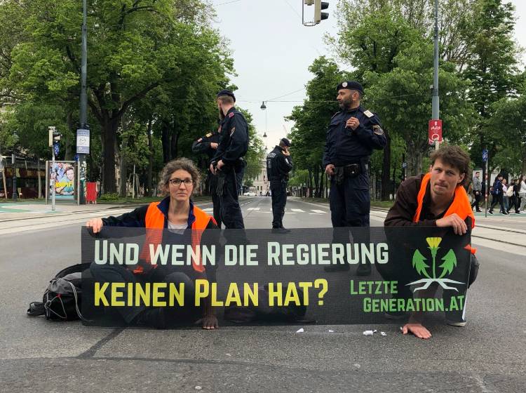 Bezirksflash: Klimaprotest bei der Hofburg