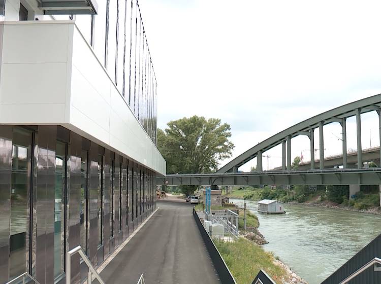 Schleusen auf: Wasserbau-Großlabor eröffnet