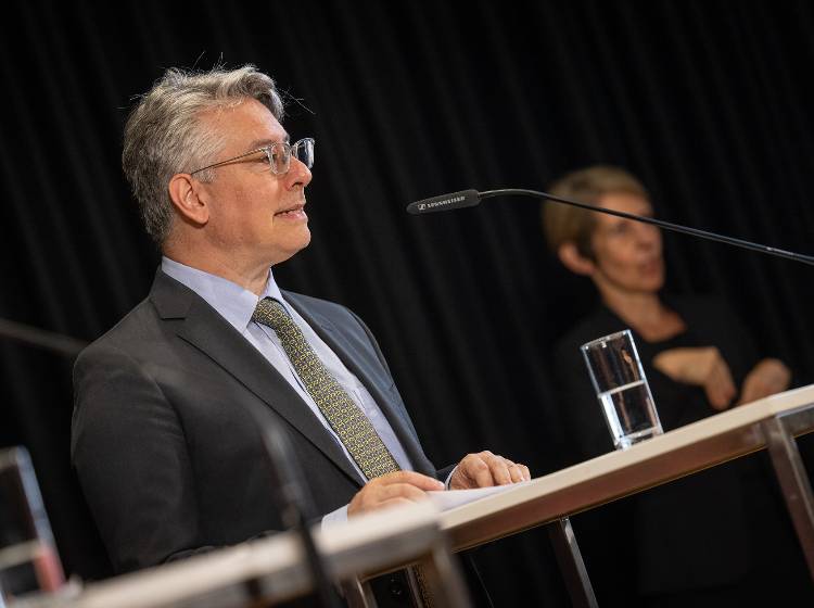 Jonathan Fine wird neuer KHM-Direktor