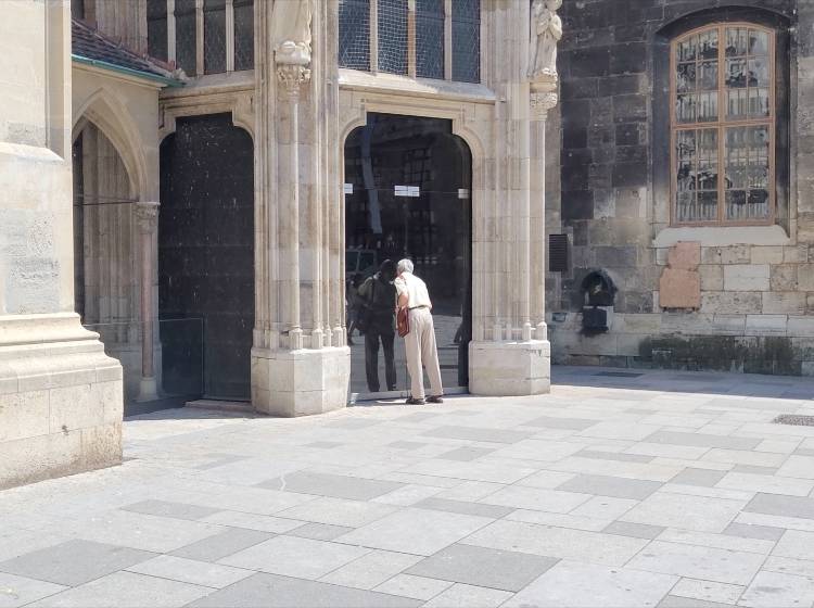 Bezirksflash: Singertor wieder sichtbar