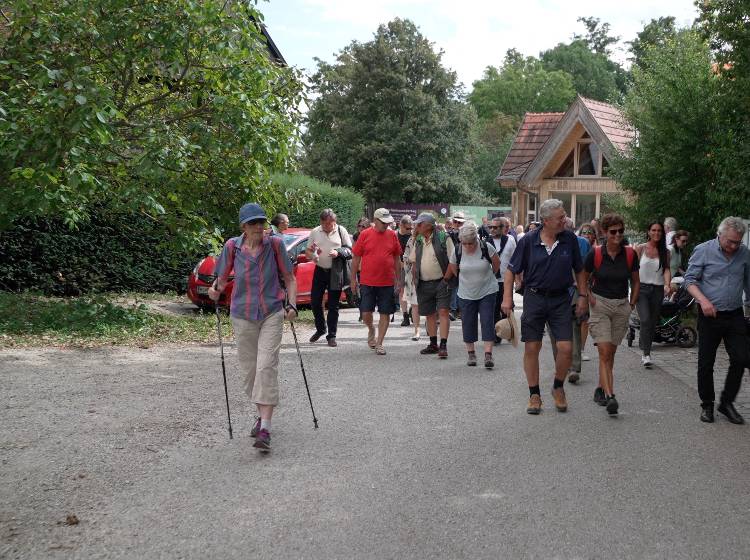 Hietzing: Wanderung in prominenter Besetzung