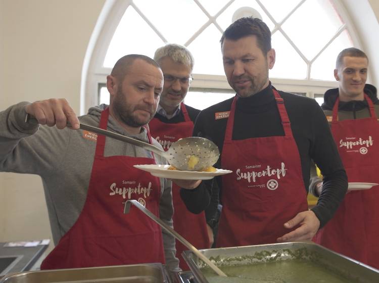 Giving Tuesday: Samariterbund und Rapid helfen