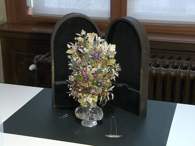 Maria Theresias "kleine Überraschung" - NHM zeigt Edelsteinstrauß neu