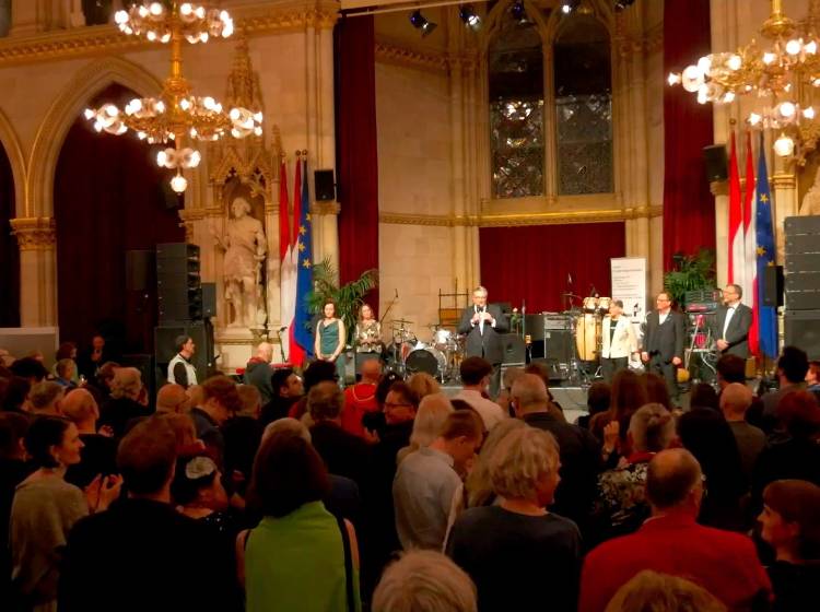 W24 LIVE: Der 30. Wiener Flüchtlingsball