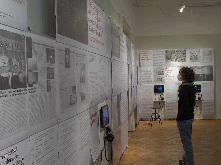 Ausstellung erinnert an Terror in den 90ern