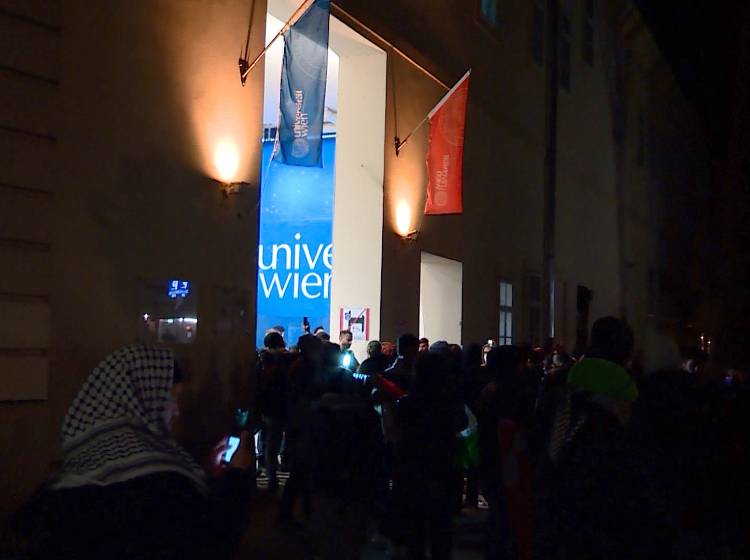 Bezirksflash: Altes AKH sperrt Höfe in der Nacht