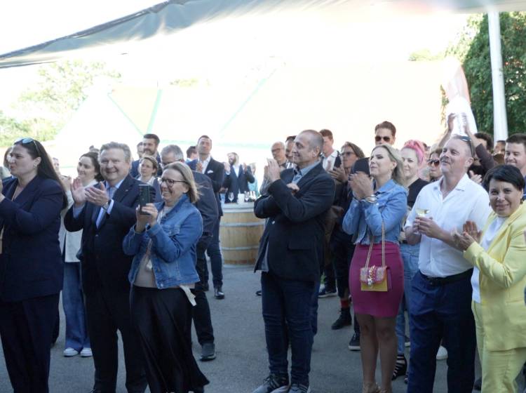 Willkommensparty als Warm up für das Donauinselfest