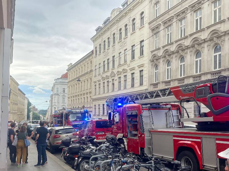 Bezirksflash: Trafobrand löst Großeinsatz aus