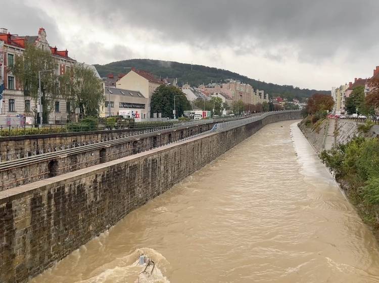 Wienfluss: Wehrmauern wurden nach Hochwasser erhöht