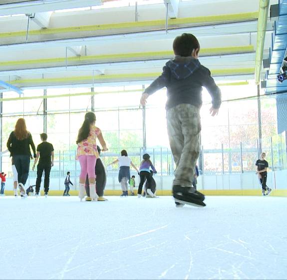 Bezirksflash: EisStadthalle muss saniert werden