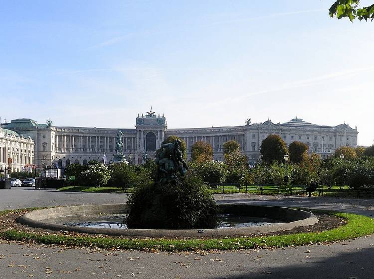 Akademikerball: Platzverbot am Heldenplatz