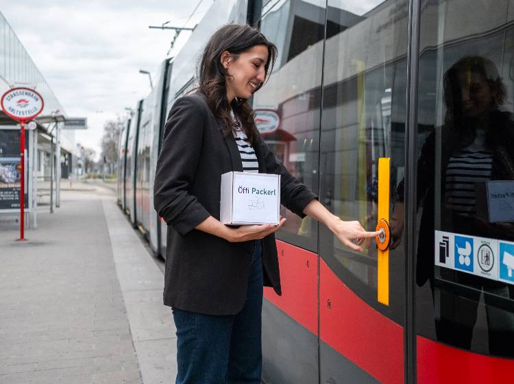 Testphase gestartet: Bim-Fahrgäste liefern Pakete aus