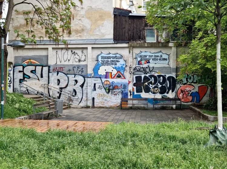 Bezirksflash: Wienerwand im Dingelstedtpark