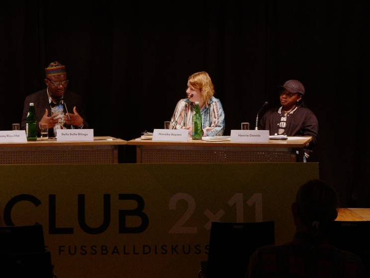 Welt in Wien: Wieviel Rassismus steckt im Fußball?