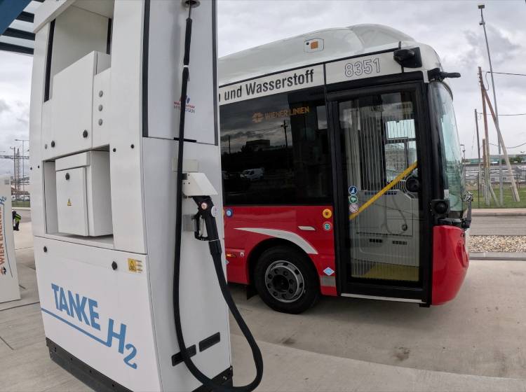 E-H2-Busse: Abgasfrei durch die Innenstadt