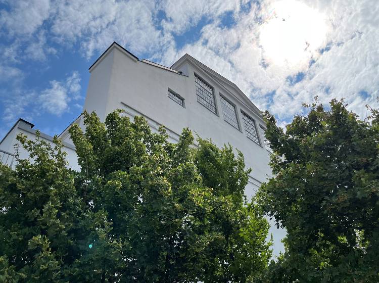 Bezirksflash: Rosenhügel-Studios wandern zum Volkstheater