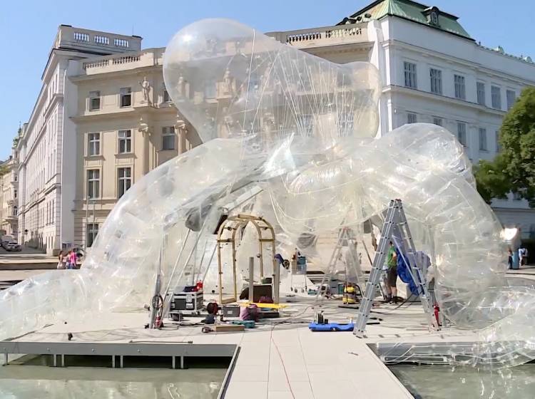 Eröffnung OCT.opus 25: Tentakel-Spektakel am Karlsplatz