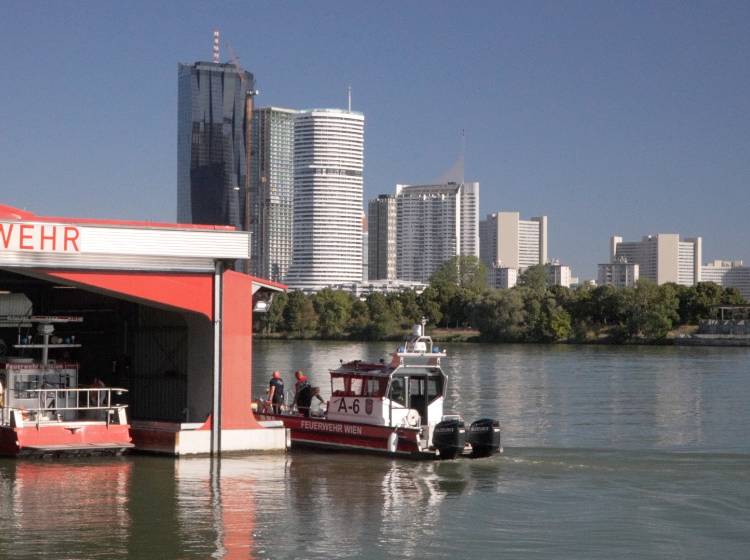 Wiener Feuerwehr: Hilfe zu Land und zu Wasser