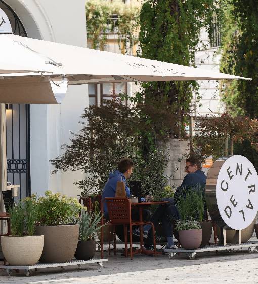 Pause: Café Central schließt, Decentral übernimmt