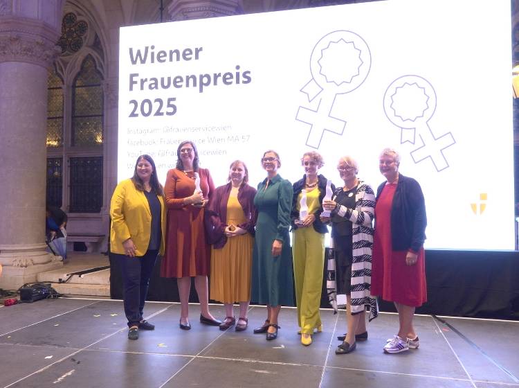 Frauenpreis vergeben: Vorbilder vor den Vorhang