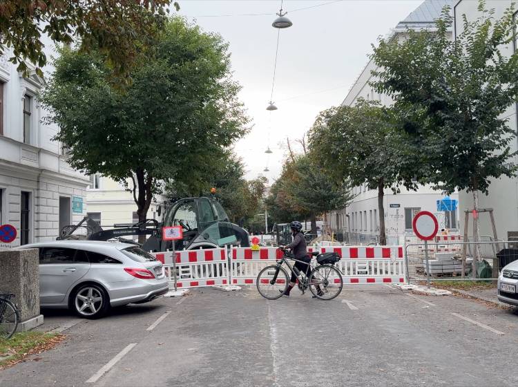 Bezirksflash: Absteigen und schieben in der Hasnerstraße