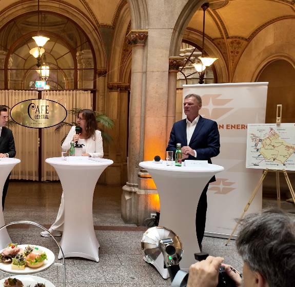 Fernkälteausbau: Kult-Kaffeehaus kühlt klimafreundlich
