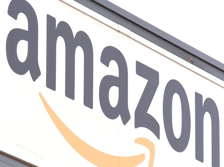 Verteilen mit vier Fingern: Amazon feiert Standortjubiläum in Liesing