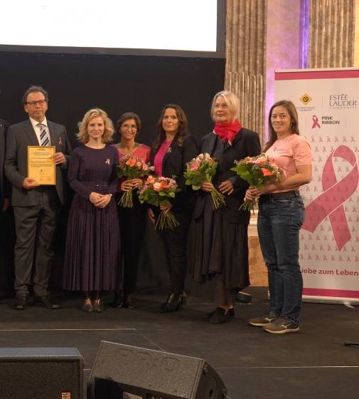 Für Vorsorge: Start für Pink Ribbon 2025