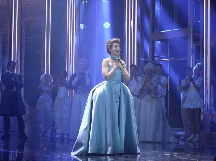 "Maria Theresia" im Ronacher: Neue Musical-Monarchin sitzt am Thron