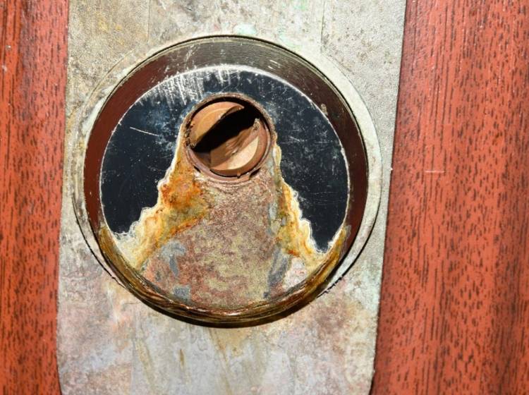 Polizei: Warnung vor Einbrüchen mittels ätzender Säure