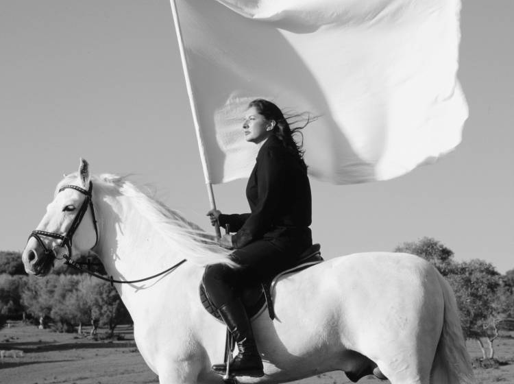 Schau ehrt Performance-Ikone Marina Abramović