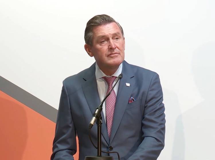 Straßenverkehrsordnung verbannt "E-Mopeds" von Radwegen