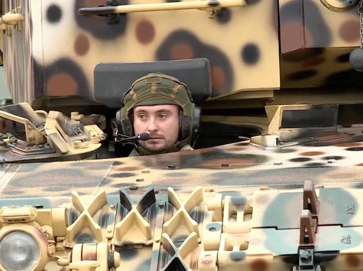 Wehrpflicht: Verlängerung gefordert