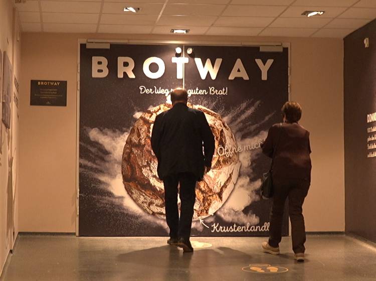 Promi-Auflauf am „Brotway“