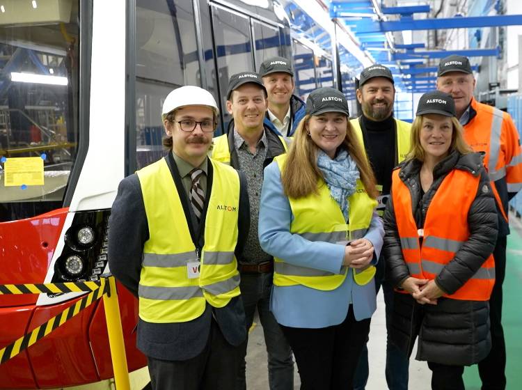 Betrieb in Wien bringt Welt auf Schiene