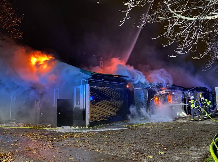 Favoriten: Diskothek durch Brand teilweise eingestürzt