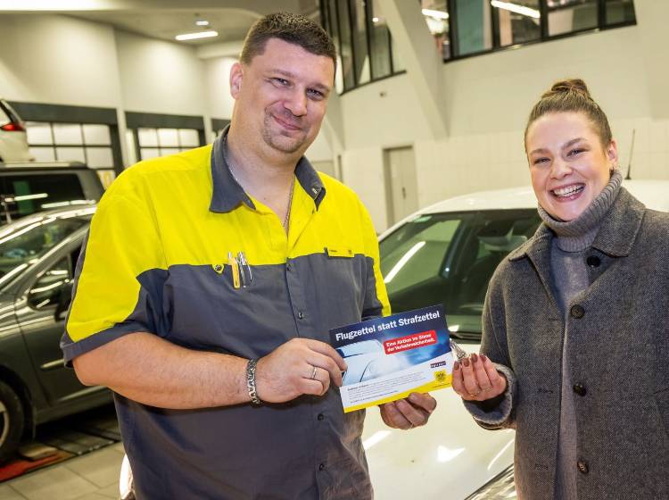 "Flugzettel statt Strafzettel" für Autos mit schlechter Beleuchtung