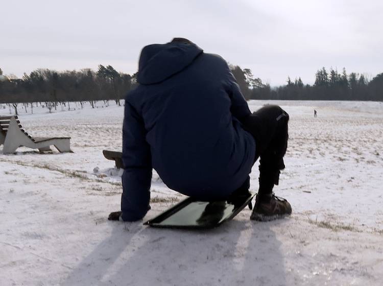 Rodeln (mit Backblech): "Man wird echt schnell"