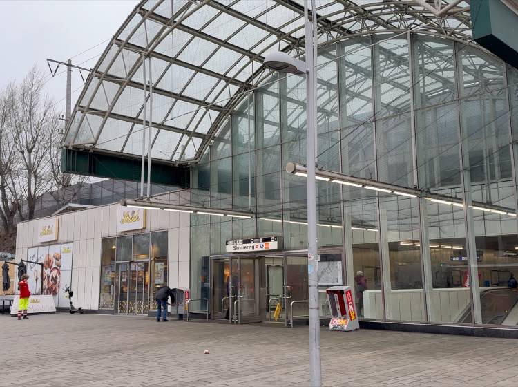 Bezirksflash: Neue Bäume für Simmeringer Platz