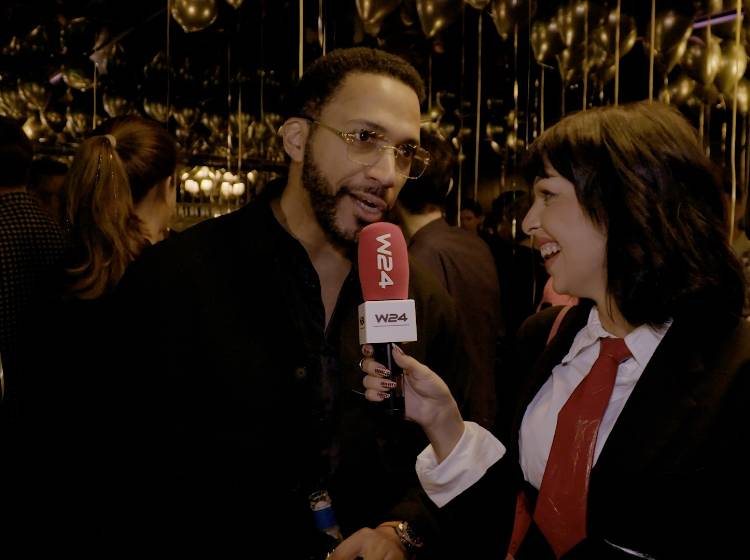 Anna Chiara beim Büroschluss-Afterwork