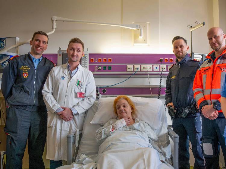 Rettungserfolg: Polizei reanimiert Frau