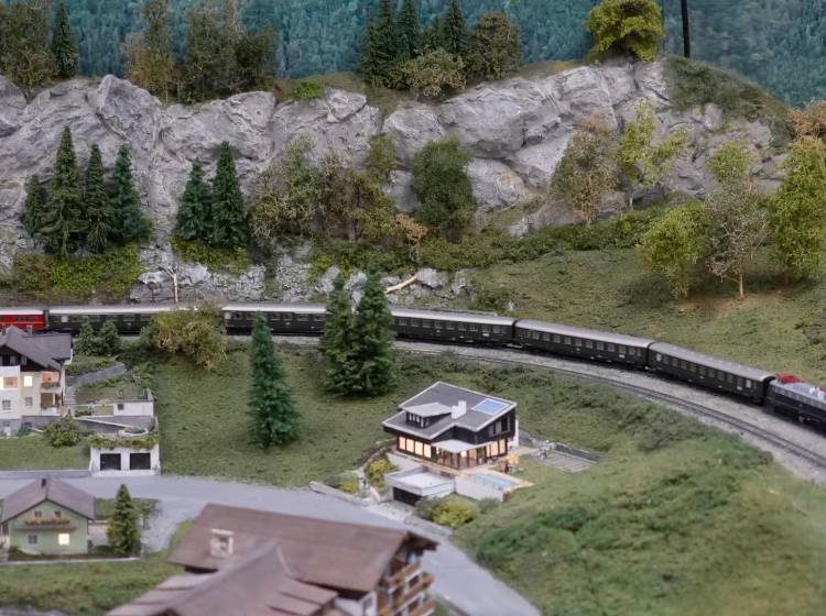 Kulturtipps: Gitarrenmusik, Modelleisenbahn und Eislaufen