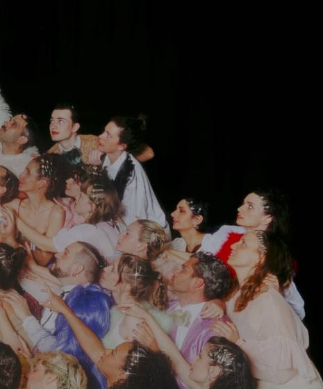 Im Volkstheater wird geschmust