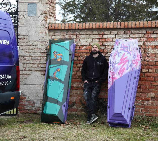 Graffiti zum Eingraben: Bestattung Wien bietet Designer-Särge an