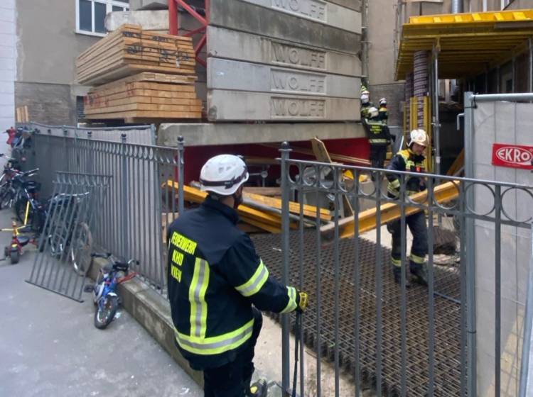 Alsergrund: Flüssiger Beton erschwerte Unfallbergung