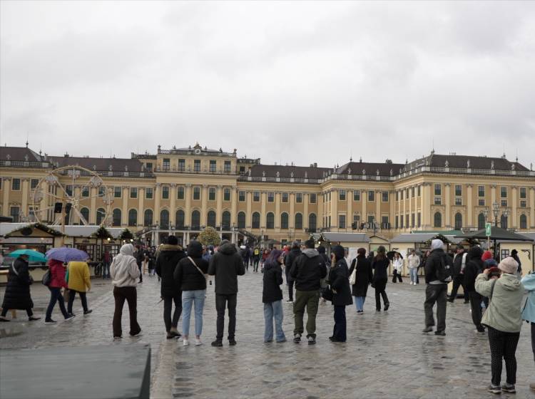 Schönbrunn: Buntes Treiben am Ostermarkt