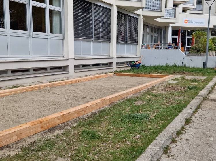 Bezirksflash: Neue Boccia-Bahn am Türkenschanzplatz