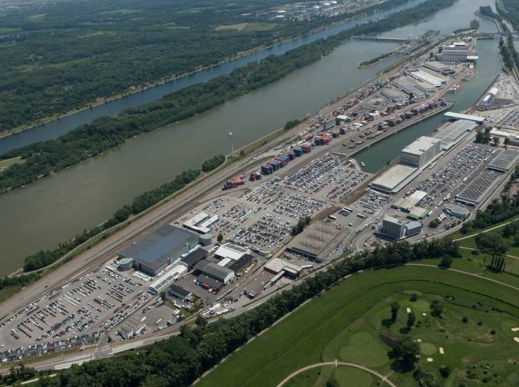 Hafen Wien: Drehscheibe für Wirtschaft, Logistik und Zukunft